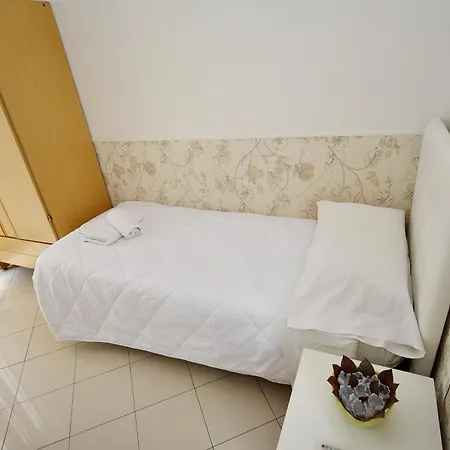 Hotel Marika Rimini Exterior photo